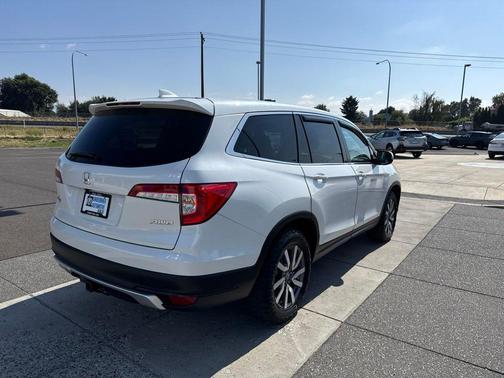 White 2021 Honda Pilot EX