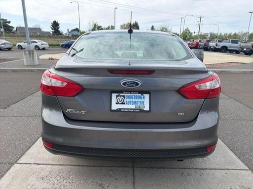 Gray 2014 Ford Focus SE