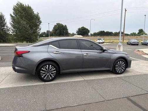 Gun Metallic 2024 Nissan Altima 2.5 SV