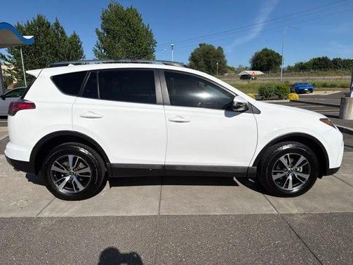 White 2018 Toyota RAV4 XLE