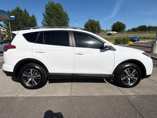White 2018 Toyota RAV4 XLE