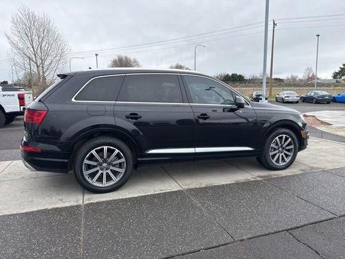 Orca Black Metallic 2017 Audi Q7 3.0T Premium Plus