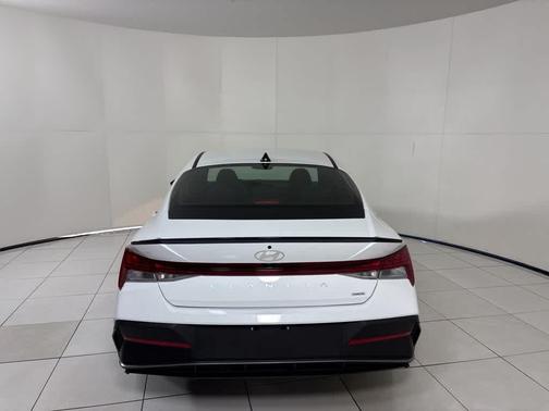 2025 Hyundai ELANTRA HEV SEL Sport