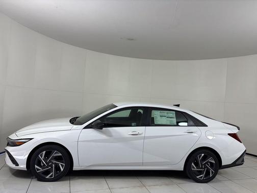 2025 Hyundai ELANTRA HEV SEL Sport