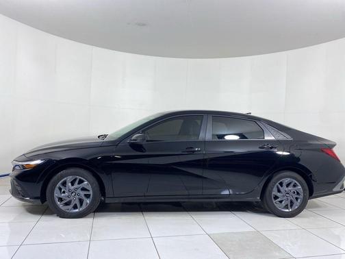 2025 Hyundai ELANTRA HEV Blue