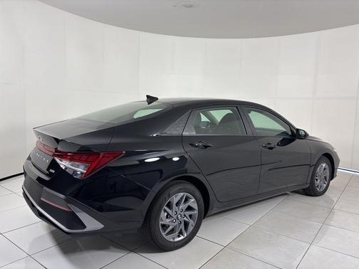 2025 Hyundai ELANTRA HEV Blue