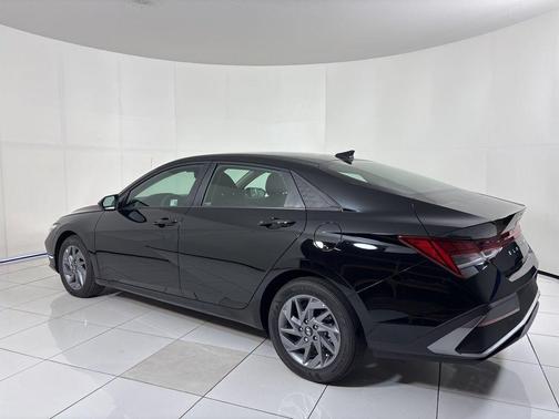 2025 Hyundai ELANTRA HEV Blue