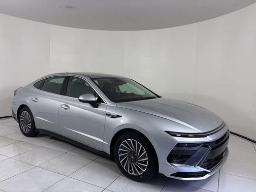 2025 Hyundai SONATA Hybrid SEL
