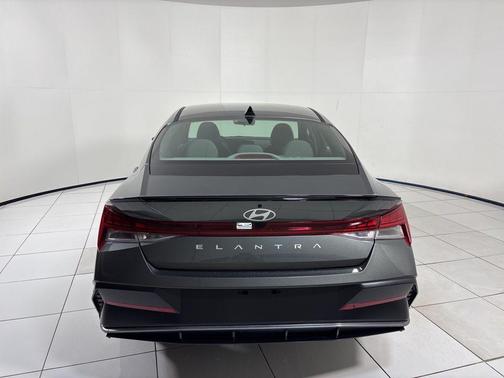 2026 Hyundai ELANTRA SEL