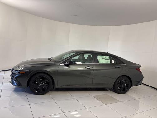 2026 Hyundai ELANTRA SEL