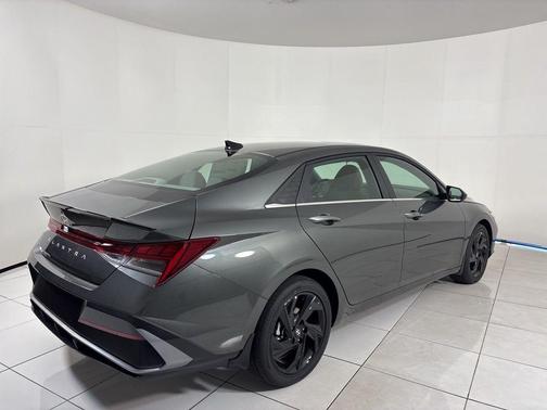 2026 Hyundai ELANTRA SEL