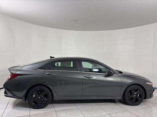 2026 Hyundai ELANTRA SEL