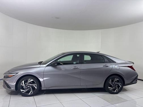 2025 Hyundai ELANTRA HEV SEL Sport