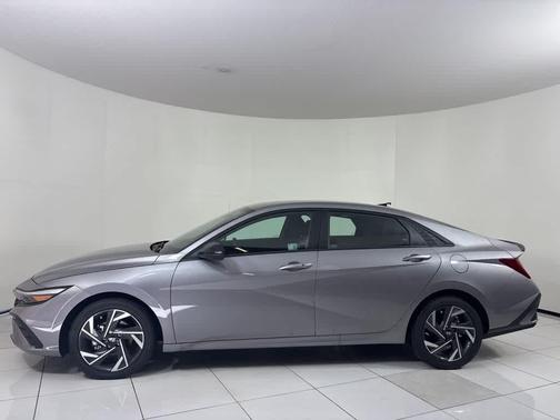 2025 Hyundai ELANTRA HEV SEL Sport