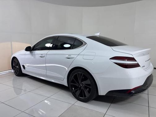 2023 Genesis G70 2.0T