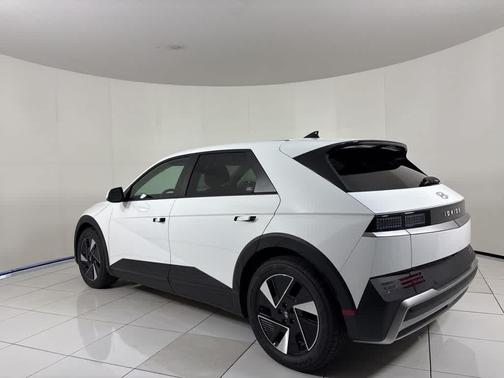 2025 Hyundai IONIQ 5 SE