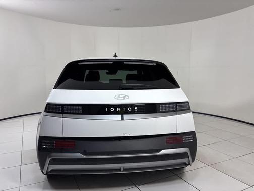 2025 Hyundai IONIQ 5 SE