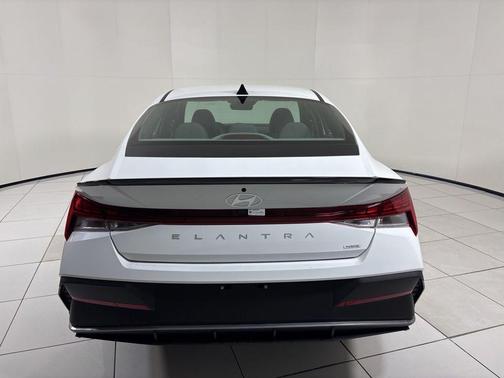 2025 Hyundai ELANTRA HEV SEL Sport