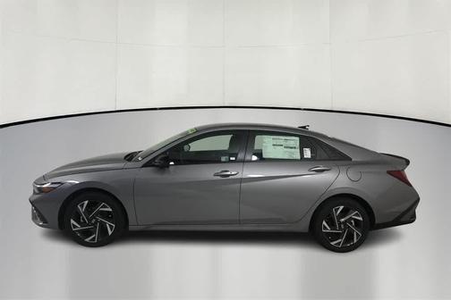 2025 Hyundai ELANTRA HEV SEL Sport
