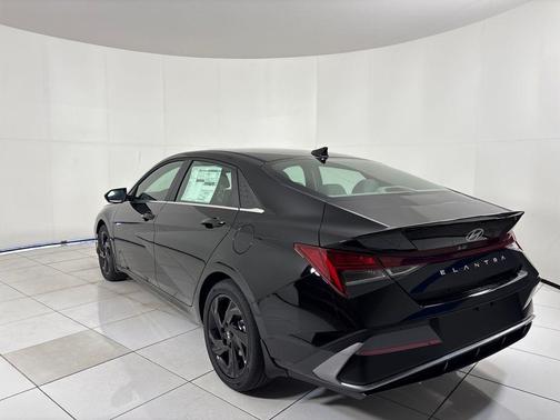 2026 Hyundai ELANTRA SEL