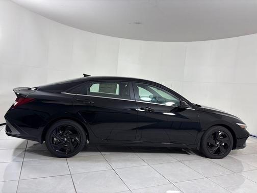 2026 Hyundai ELANTRA SEL