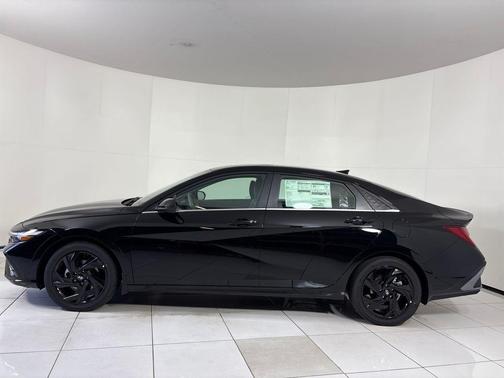 2026 Hyundai ELANTRA SEL