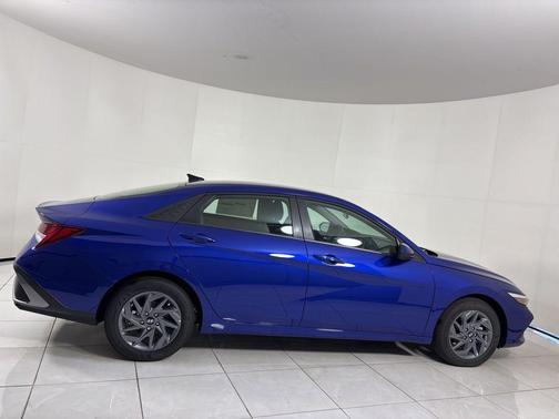 2025 Hyundai ELANTRA HEV Blue