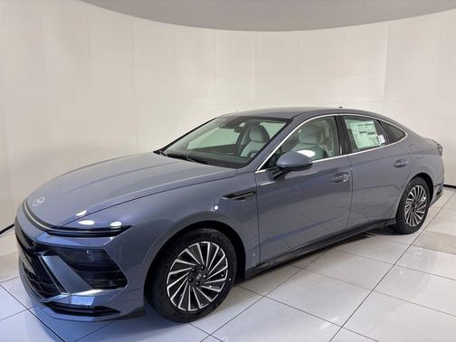 2025 Hyundai SONATA Hybrid SEL