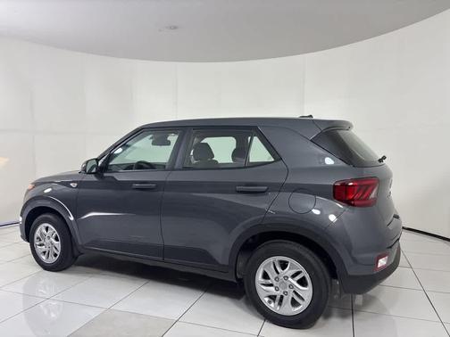 2025 Hyundai VENUE SE