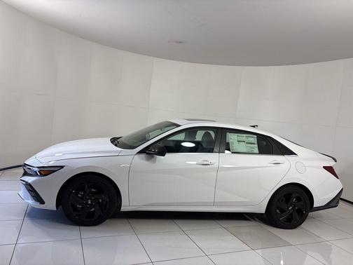 2026 Hyundai ELANTRA SEL