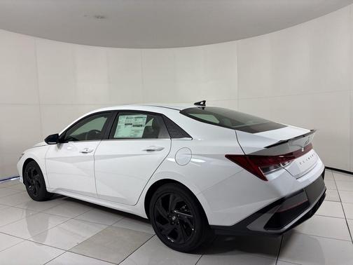 2026 Hyundai ELANTRA SEL