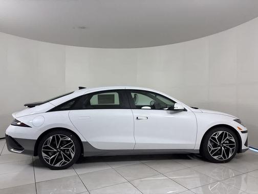2025 Hyundai IONIQ 6 SEL