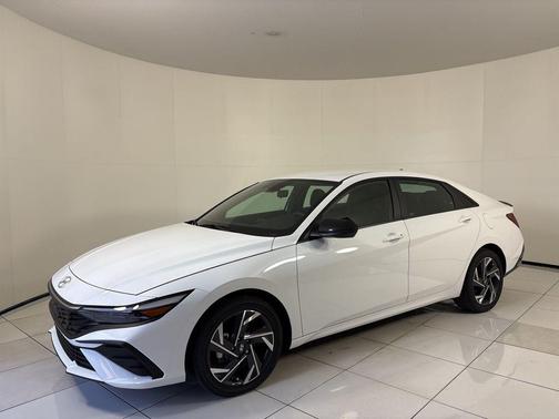 2025 Hyundai ELANTRA HEV SEL Sport