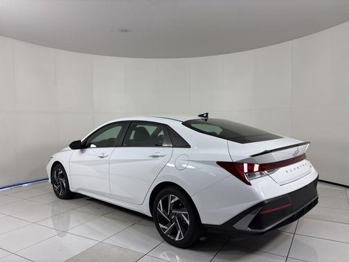 2025 Hyundai ELANTRA HEV SEL Sport