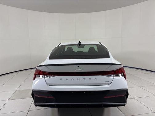 2025 Hyundai ELANTRA HEV SEL Sport