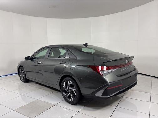 2025 Hyundai ELANTRA HEV SEL Sport