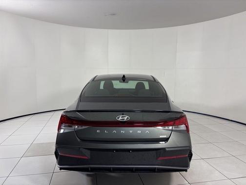 2025 Hyundai ELANTRA HEV SEL Sport