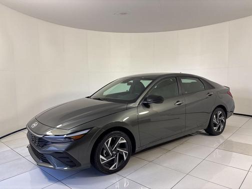 2025 Hyundai ELANTRA HEV SEL Sport