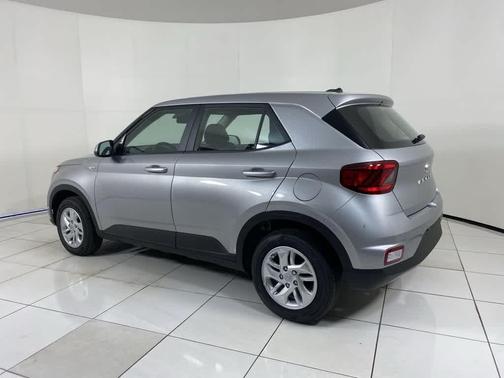 2025 Hyundai VENUE SE