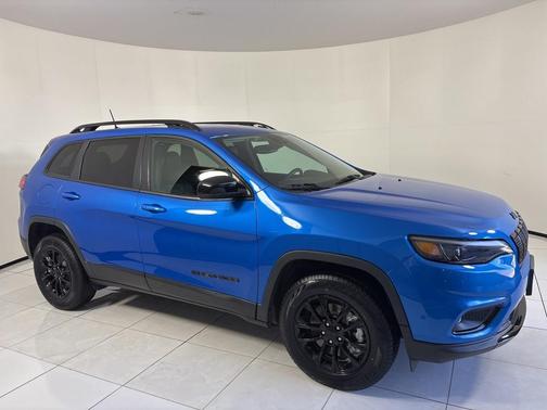 2023 Jeep Cherokee Altitude Lux