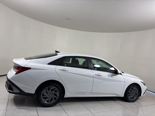 2025 Hyundai ELANTRA HEV Blue