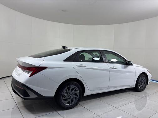 2025 Hyundai ELANTRA HEV Blue