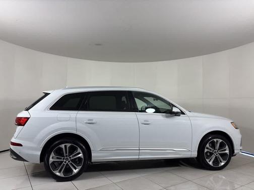 2021 Audi Q7 55 Premium Plus