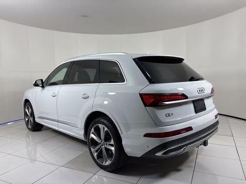 2021 Audi Q7 55 Premium Plus