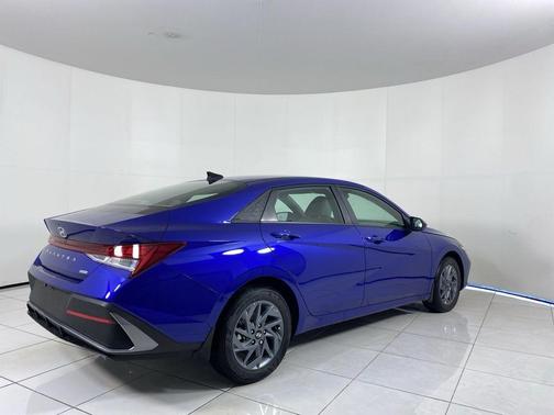 2025 Hyundai ELANTRA HEV Blue