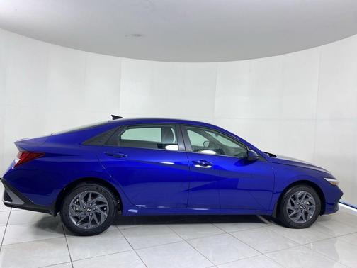 2025 Hyundai ELANTRA HEV Blue