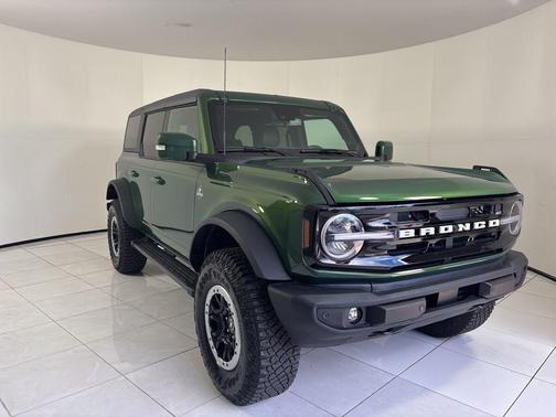 2024 Ford Bronco Outer Banks