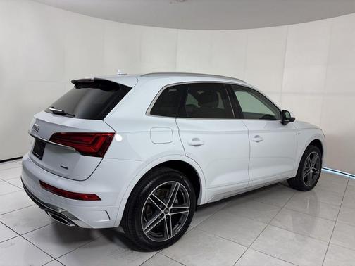 2023 Audi Q5 e 55 S line quattro Premium