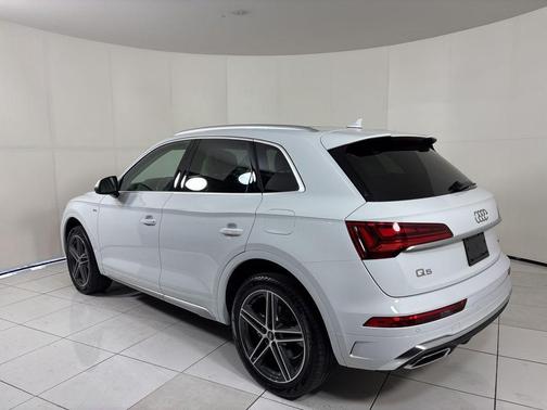 2023 Audi Q5 e 55 S line quattro Premium