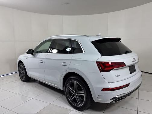 2023 Audi Q5 e 55 S line quattro Premium
